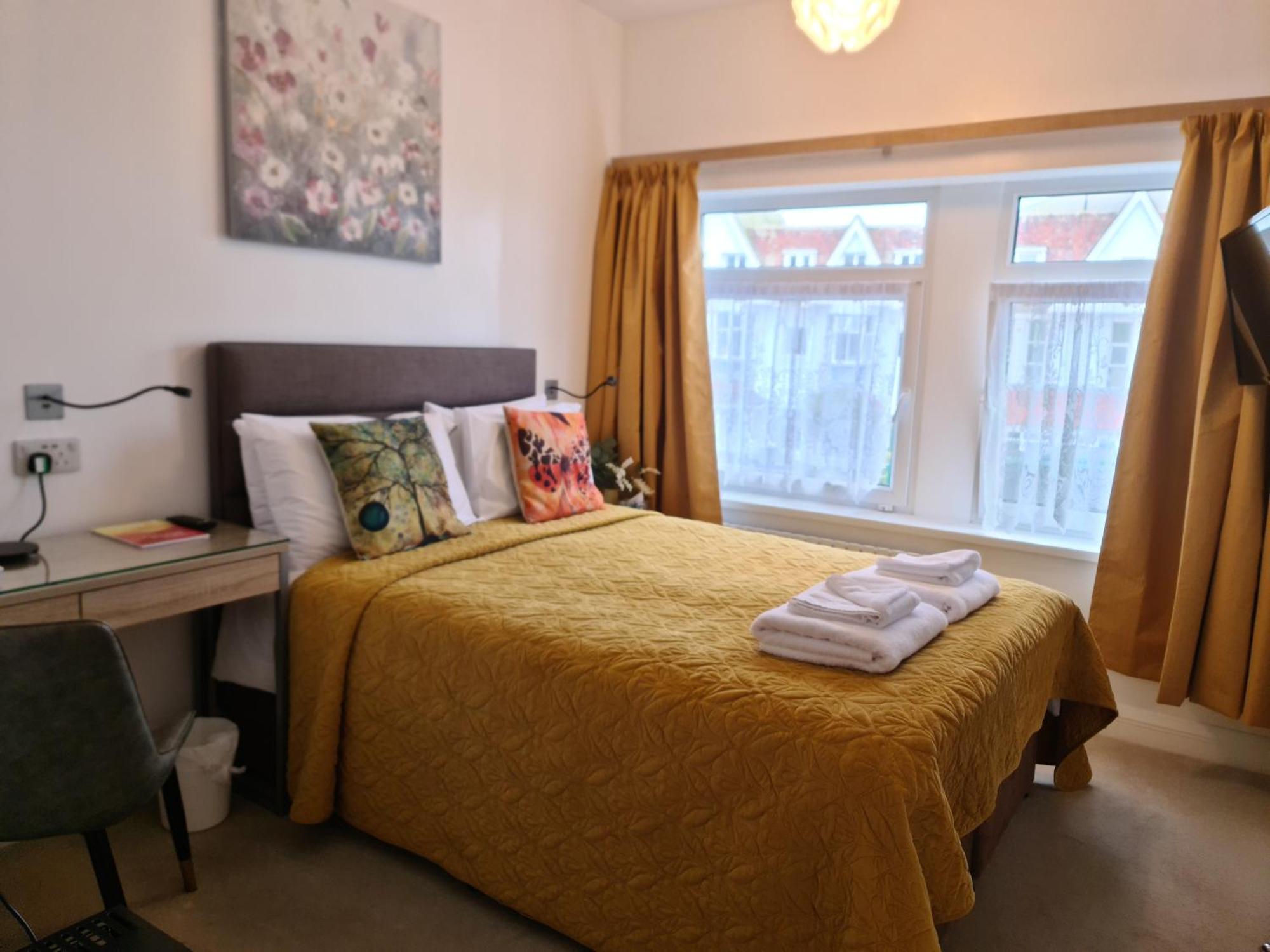 The Torland - Paignton Seafront - Free Parking, All Rooms En-Suite Exterior photo