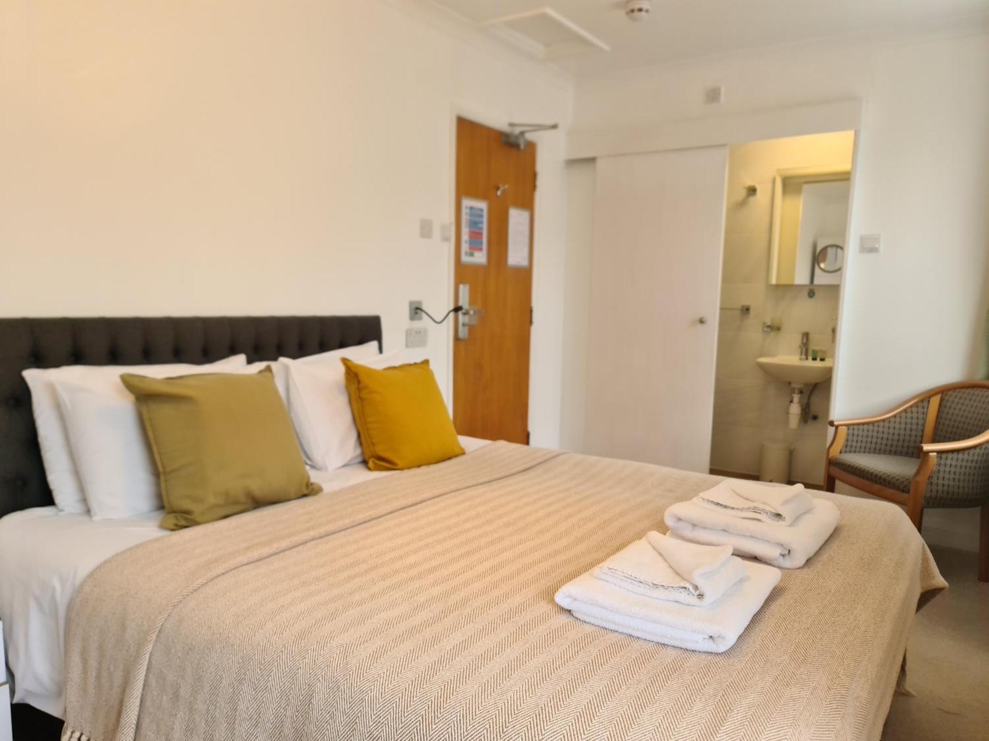 The Torland - Paignton Seafront - Free Parking, All Rooms En-Suite Exterior photo
