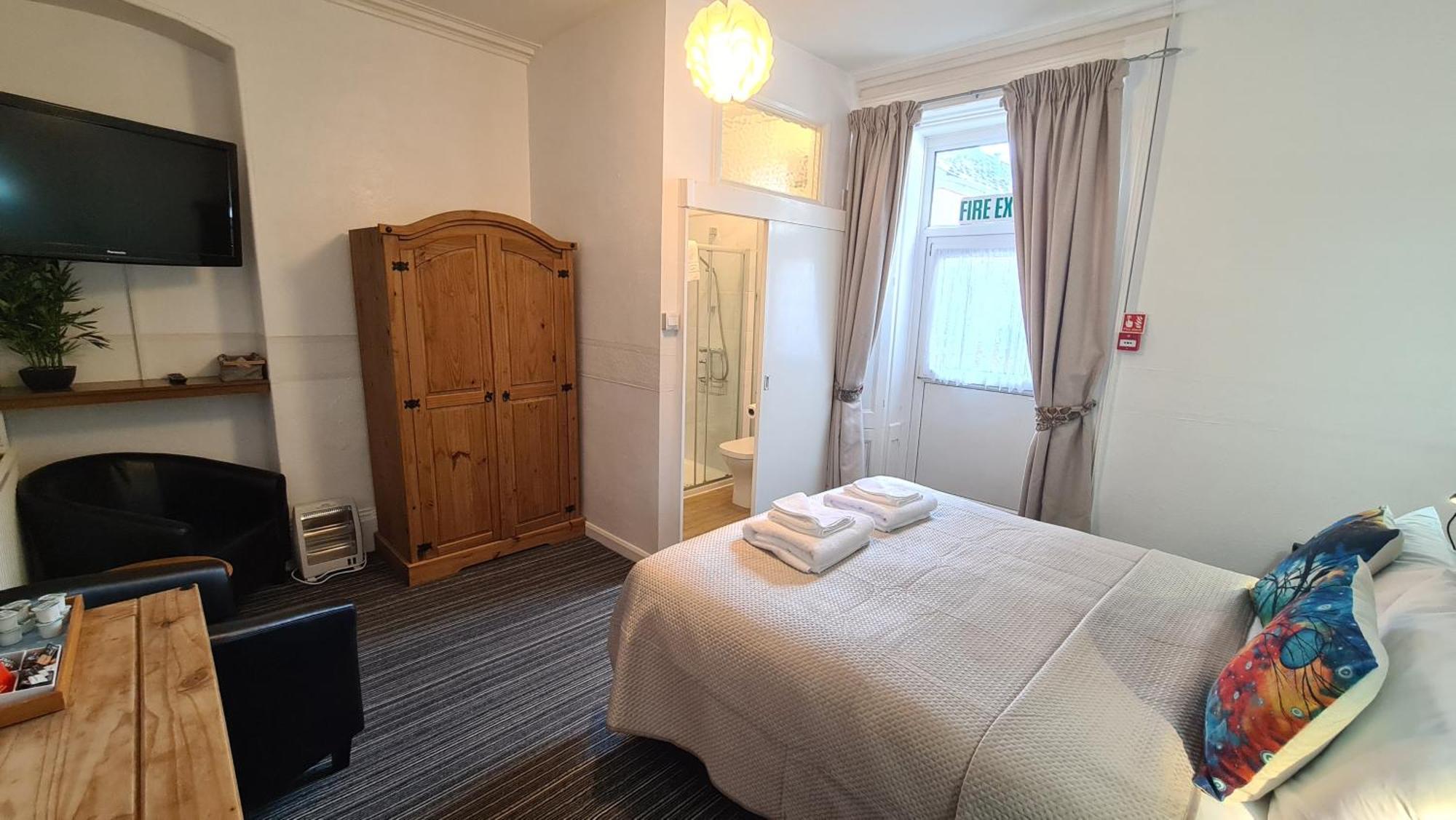 The Torland - Paignton Seafront - Free Parking, All Rooms En-Suite Exterior photo
