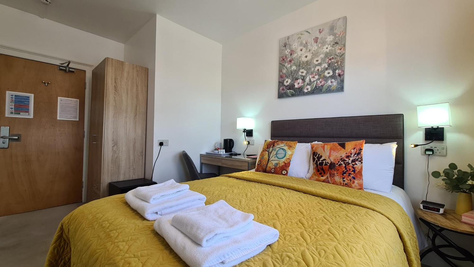 The Torland - Paignton Seafront - Free Parking, All Rooms En-Suite Exterior photo