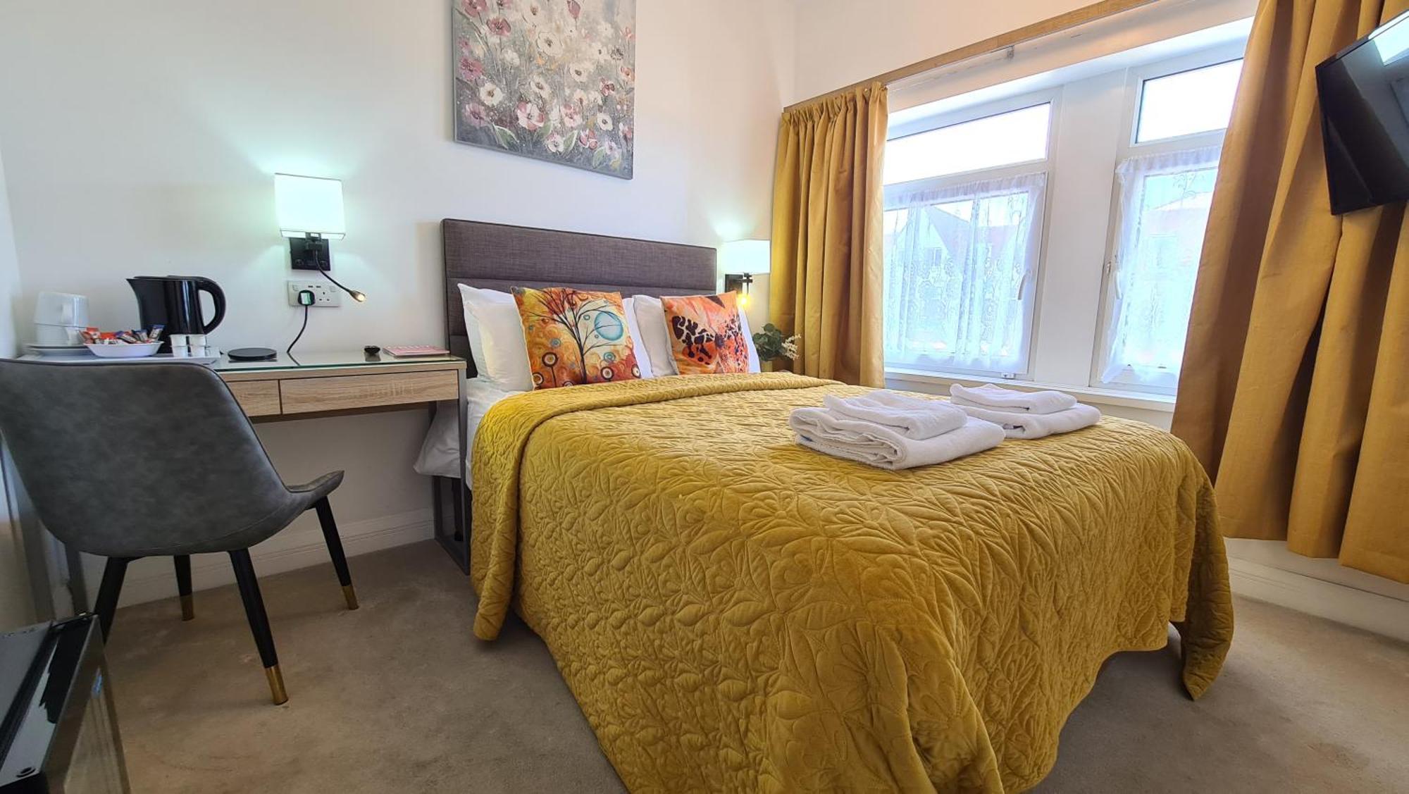 The Torland - Paignton Seafront - Free Parking, All Rooms En-Suite Exterior photo
